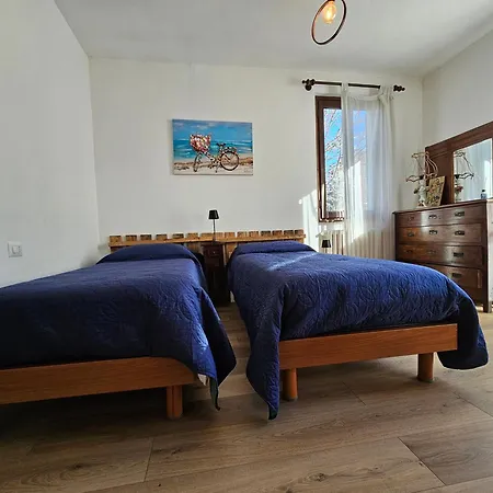 Vakantiehuis Foreground - Pet Friendly Stay- Garden-parking-lake View- Bike Friendly House