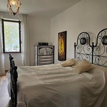 Foreground - Pet Friendly Stay- Garden-parking-lake View- Bike Friendly House Vakantiehuis