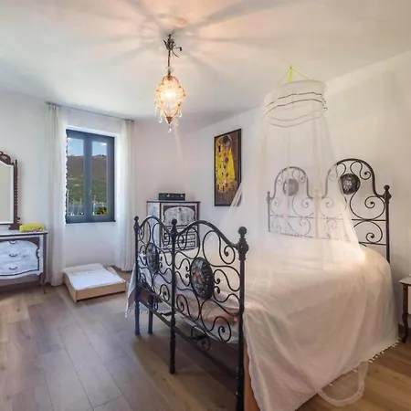 Σπίτι διακοπών Foreground - Pet Friendly Stay- Garden-parking-lake View- Bike Friendly House Colico