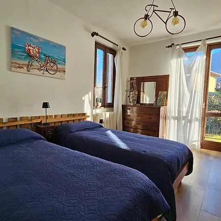 Foreground - Pet Friendly Stay- Garden-parking-lake View- Bike Friendly House Σπίτι διακοπών Colico